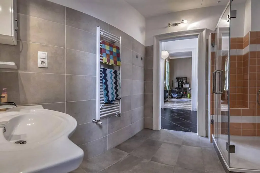 בודפשט The Suite Mondain Apartment